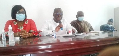 • Dr Hafiz Bin Salih (middle) speaking during his working visit