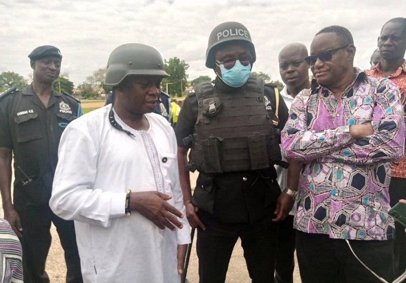 Mr Stephen Yakubu(left), DCOP Dr. Sayibu Gariba (middle) and other officials during their visit to the school