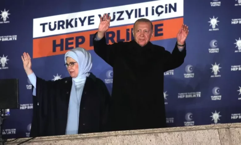 President Erdogan greeted supporters