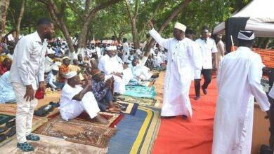 Maulvi Mohammed Bin Salih greeting the congregation on arrival at the prayer groud. Photo. Vincent Dzatse