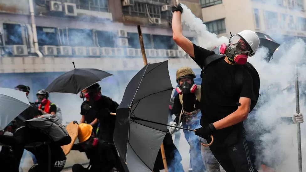 Hong Kong protest over authorities preparing to ban anthem