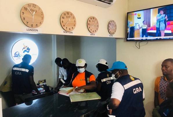 • Personnel of the GRA taskforce examining the payment systems of one of the businesses.