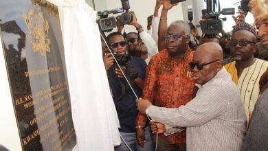 Inset; President Akufo-Addo unveiling a plaque to inaugurate the Kwame Nkrumah Memorial park. Photo. Ebo Gorman