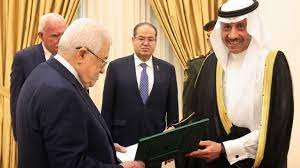 • Saudi envoy, Nayef al-Sudairi (R), presented his credentials to Palestinian President, Mahmoud Abbas (L), at a ceremony