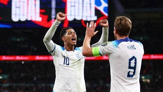 Bellingham and Kane celebrates the third goal