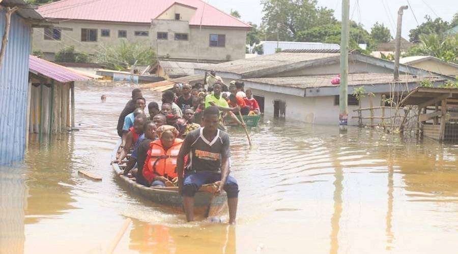 Some victims being rescued from the flooded area