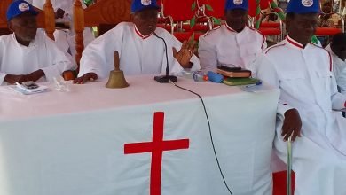 Apostle Attipoe addressing the congregation