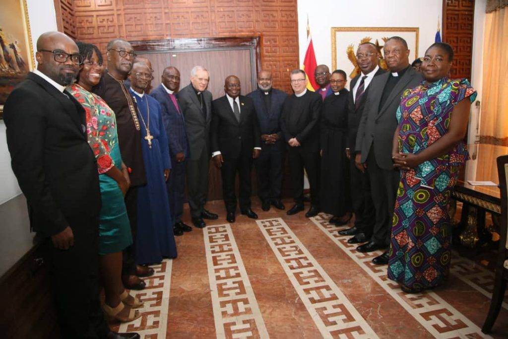 • President Akufo-Addo (middle) with Reverend&#xA;Dr Wesley Granberg-Michaelson (sixth from&#xA;left) and other dignitaries after the meeting