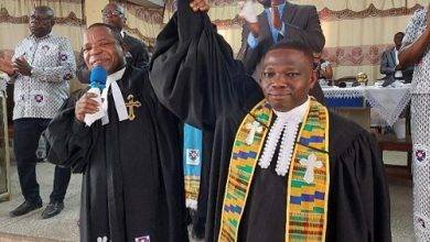 Rev Borquaye (right) being introduced to the congregation by Rev Darkwa