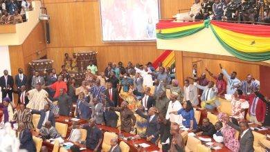 • Minority MPs reacting at the SONA Photo: Ebo Gorman