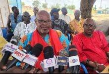 Abusuapanyin Kofi Ahomka 1 addressing the press