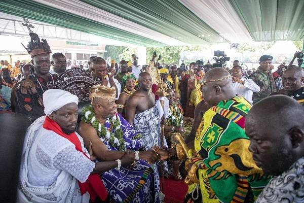 The Ga Mantse (left),Nii Tackie Teiko Tsuru II, welcoming the Asantehene Otumfuo Osei Tutu II, to the Ga palace