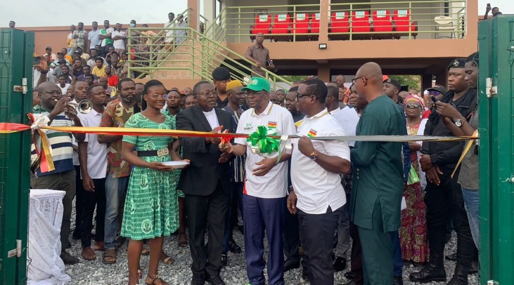 Mr Alban Sumana Kingsford Bagbin (middle) being assisted by Rev. Fr. Peter Paul Yelletuo (second from left) to commission the facility