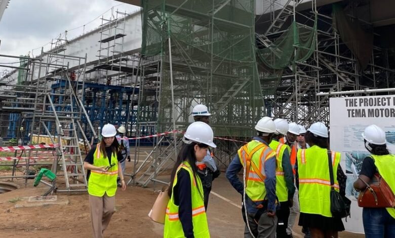 • Officials from the Japanese Embassy and JICA touring project site