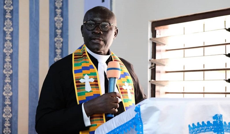 • Rev. K.O Sarpong delivering a sermon