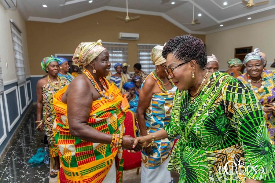 • Mrs Mahama exchanging plesantaries with one of the queen mothers