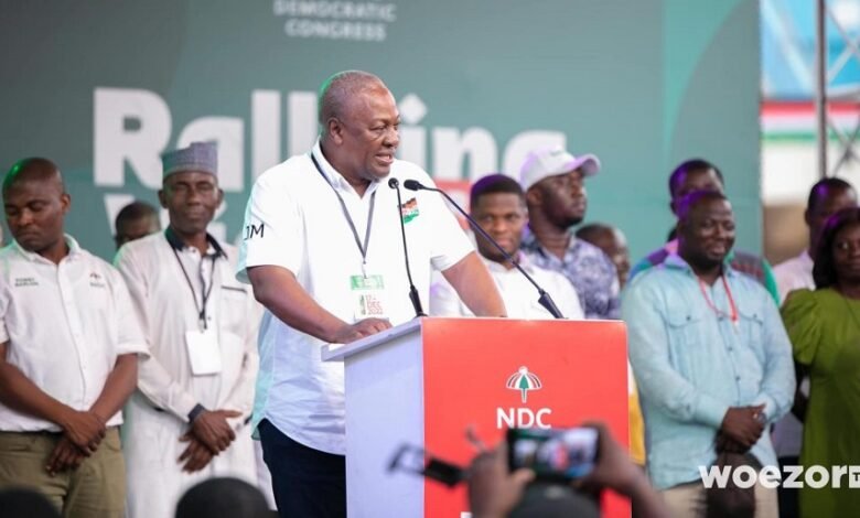 • Former President John Dramani Mahama addressing party supporters