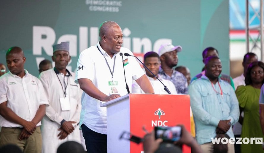 • Former President John Dramani Mahama addressing party supporters