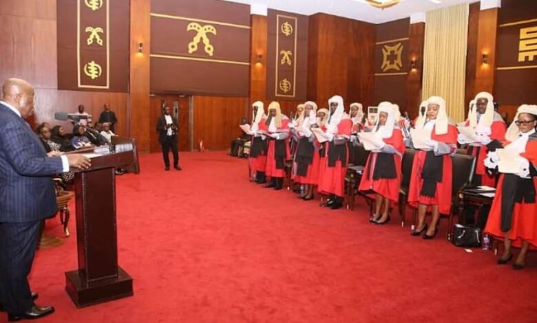 President Akufo-Addo swearing in the judges