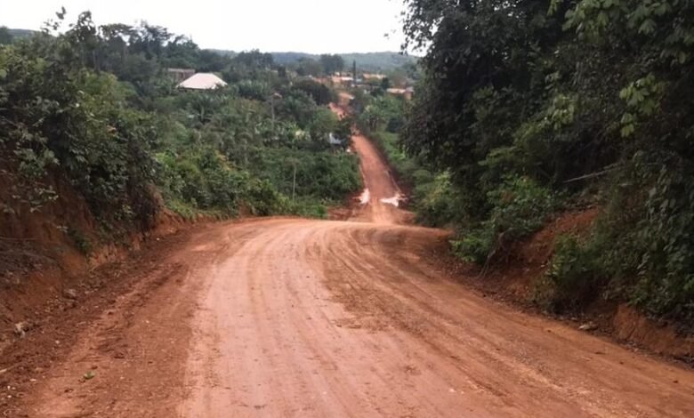 • The hilly, sloppy and slippery Axim-Ajomoro roa