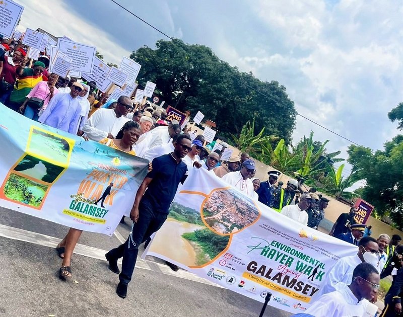 • Priests and participants during the walk Photo: Stephanie Birikorang