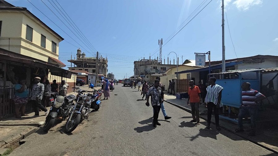 • A scene around the jewellery shop