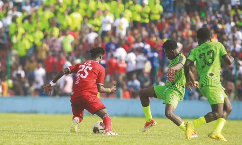 • Kotoko’s Andrews Ntim Manu tries to go past Kofi Tompuo and David Asabere of Bechem United