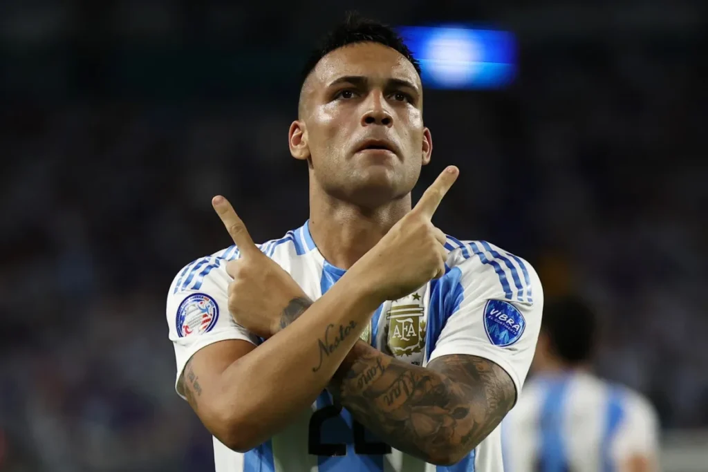 • Lautaro Martinez