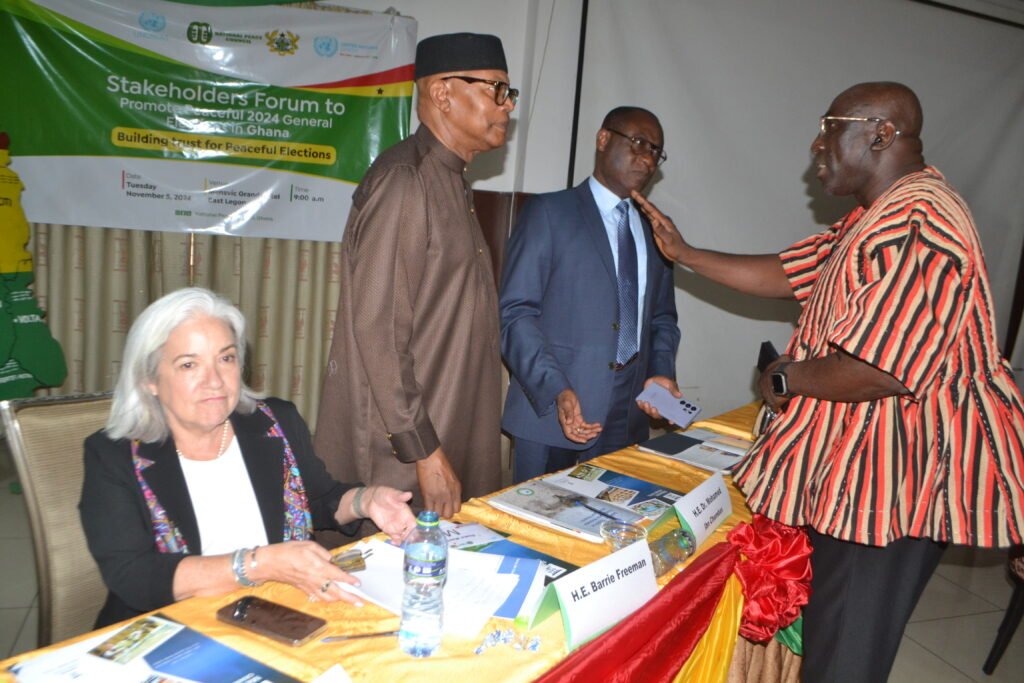 • Mr Abraham Amaliba (right) in discussion with Dr Mohammed Ibn Chambas (second from left). With them are Dr Reverend Ernest Adu-Gyamfi (second from right) and Ms Barrie Freeman Photo: Victor A. Buxton