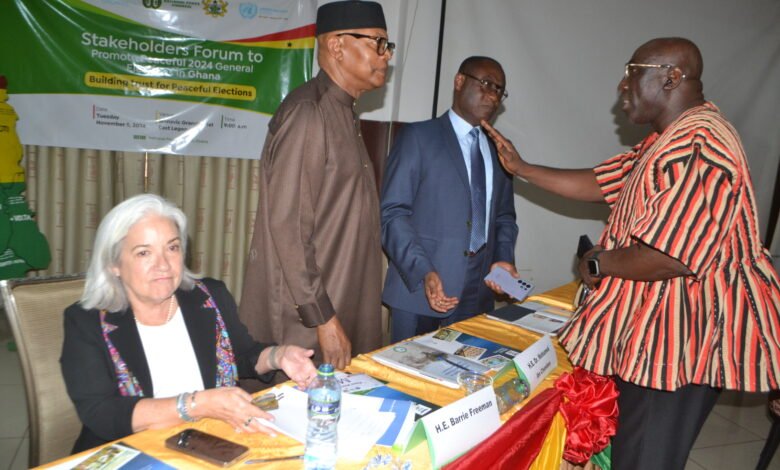 • Mr Abraham Amaliba (right) in discussion with Dr Mohammed Ibn Chambas (second from left). With them are Dr Reverend Ernest Adu-Gyamfi (second from right) and Ms Barrie Freeman Photo: Victor A. Buxton