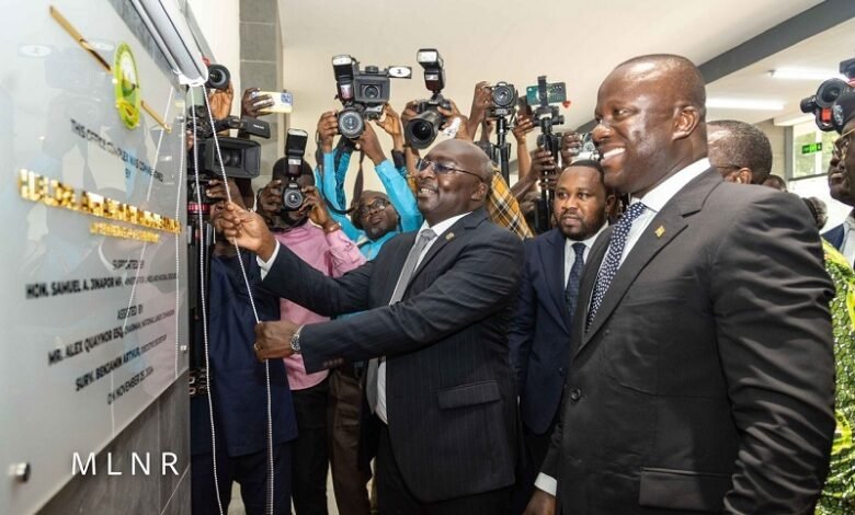 • Vice President Dr Bawumia uveiling the plaque on the facility