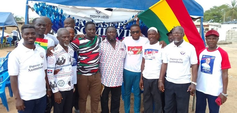 • Rev. Antwi (left) and members of the political parties