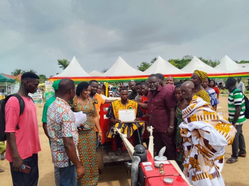 Farmers, fishers honoured at district level