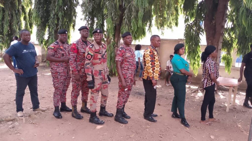 •
Security, media personnel ready to cast their ballots in Ho