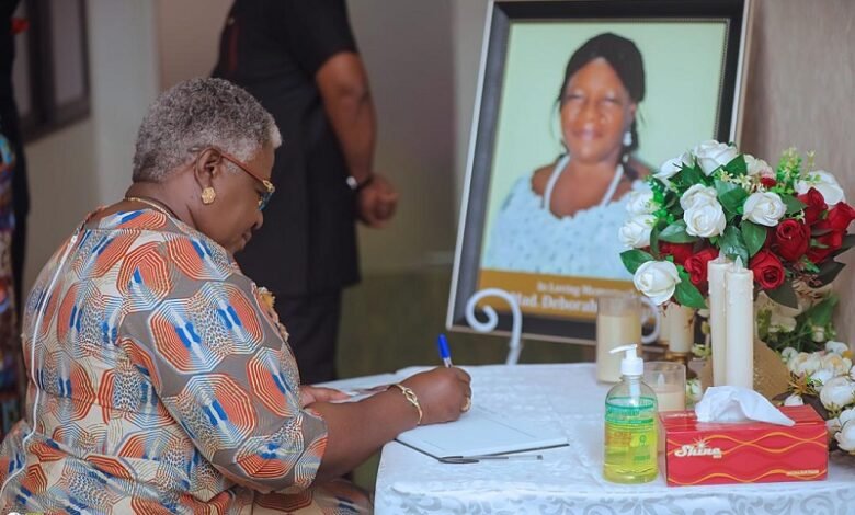 • Mrs Afenyi-Dadzie signs book of condolence