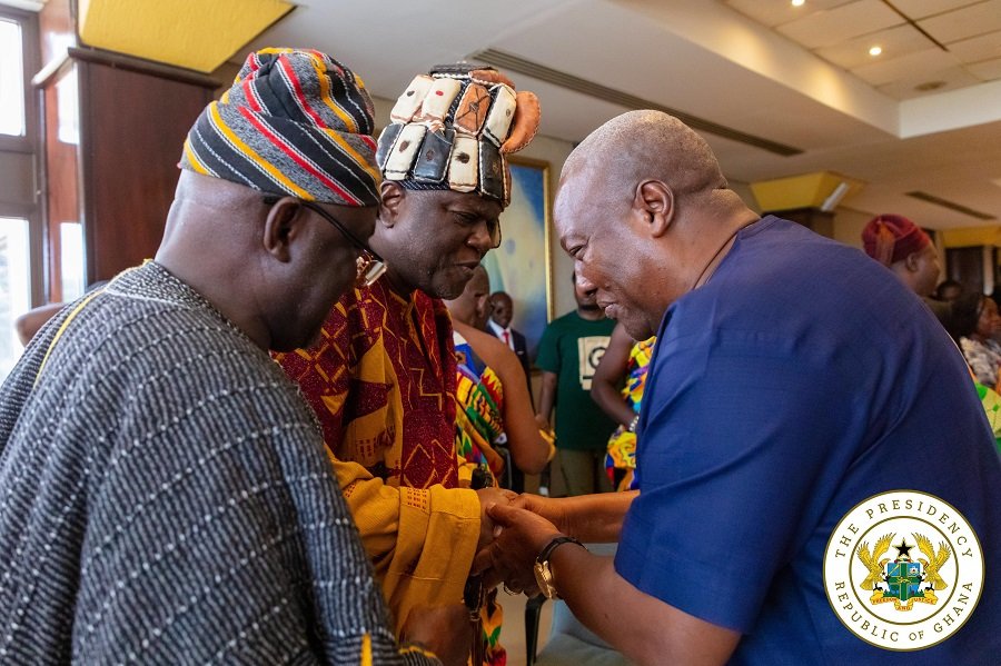 • President John Mahama exchanging plesantaries with some members of the House of Chiefs