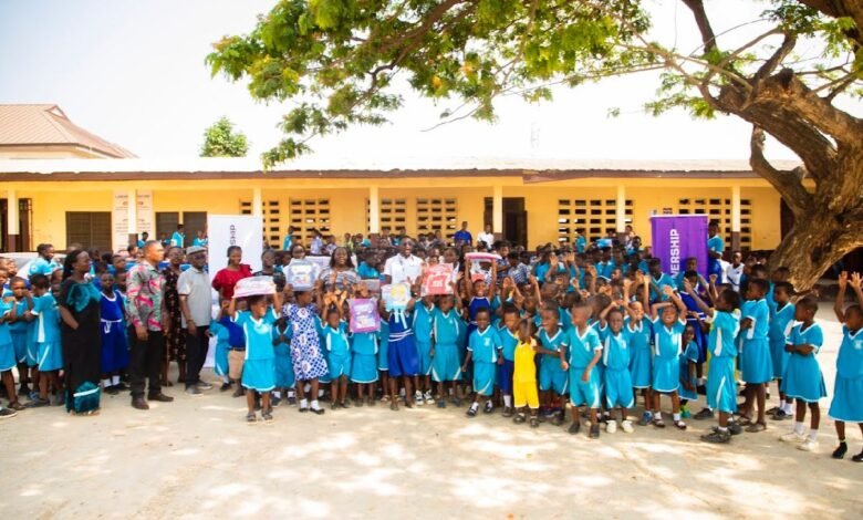 • Officials of Karpowership, La Bawaleshie School, and the children displaying the items