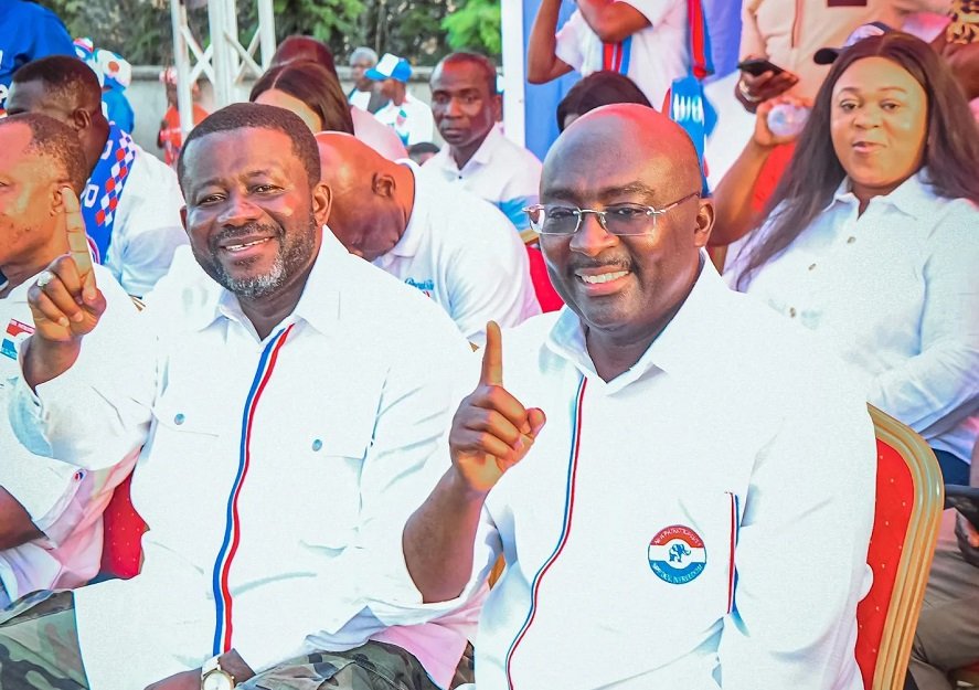 Dr Mahamudu Bawumia (right)
