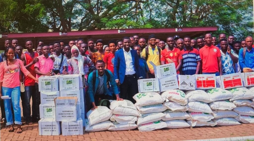 • Students after the closing session of the training