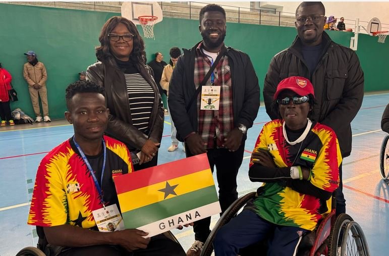 • Players and officials of the wheelchair tennis team