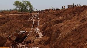 Mali gold mine: Dozens including women killed in collapse