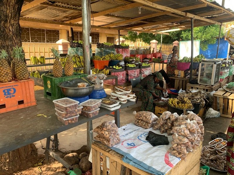 Fruit and vegetable market in Wa