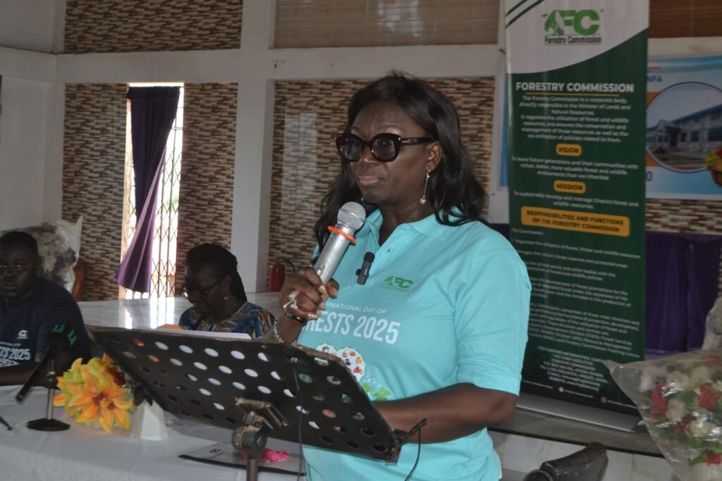 • Mrs Joyce Ofori-Kwafo (inset) addressing the students at the programme Photo:Victor A. Buxton • Dr Owusu-Sarpong, Regional Health Director, Accra
