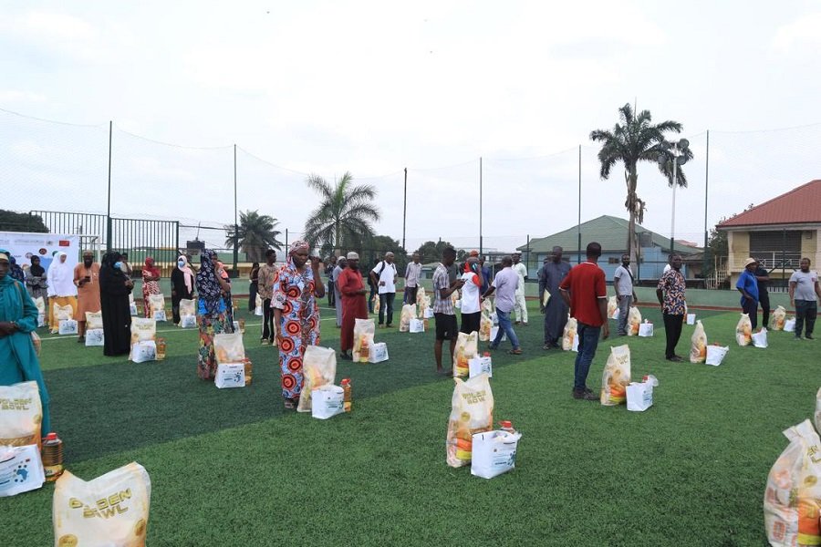 • A section of the beneficiaries with their package