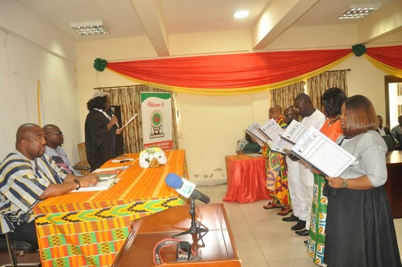 Justice Asumadu-Sekye(third from left) swearing in the newly government appointees