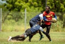 • Bulls’ Lesile Boadu (with the ball) avoiding a tackle from his markers