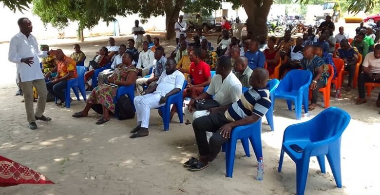 Mr Worklachie briefing the assembly members