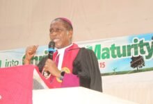 Rt. Rev. Dr. Samuel Nii Nmai Ollennu (inset),Accra Diocesan Bishop, Methodist Church addressing the congregation at the synod. Photo. Ebo Gorman