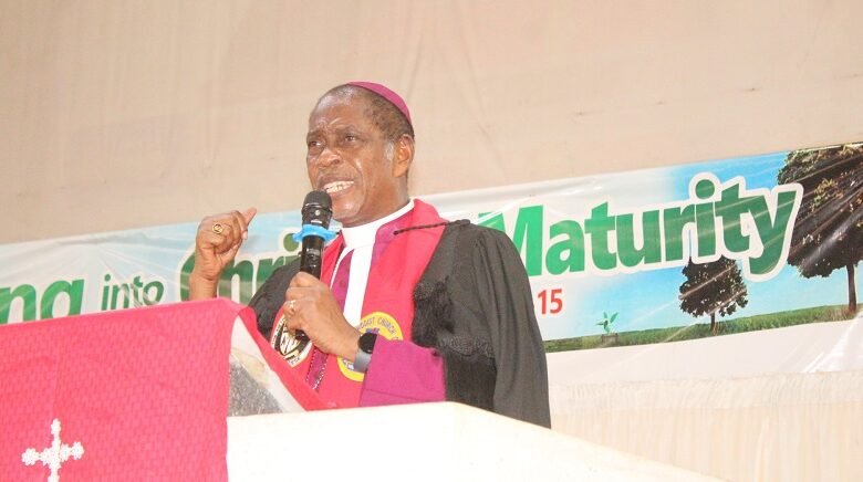 Rt. Rev. Dr. Samuel Nii Nmai Ollennu (inset),Accra Diocesan Bishop, Methodist Church addressing the congregation at the synod. Photo. Ebo Gorman