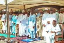 • Sheikh Umar Ibrahim Imam (seated) National Imam, Ahlussuna Wal Jamaa, leading the prayers